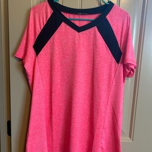 Woman’s pink workout short sleeve shirt. Size Xl